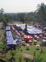 Yangon, Inya Lake Hotel, Jahrmarkt