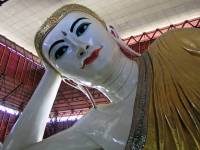 Yangon, Kyauk Htat Kyi Pagode, Liegender Buddha