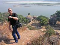 Mingun, Mingun Pagode, nur Barfuss geht's hinauf