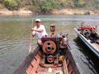 Hsipaw, ein Flussfischer