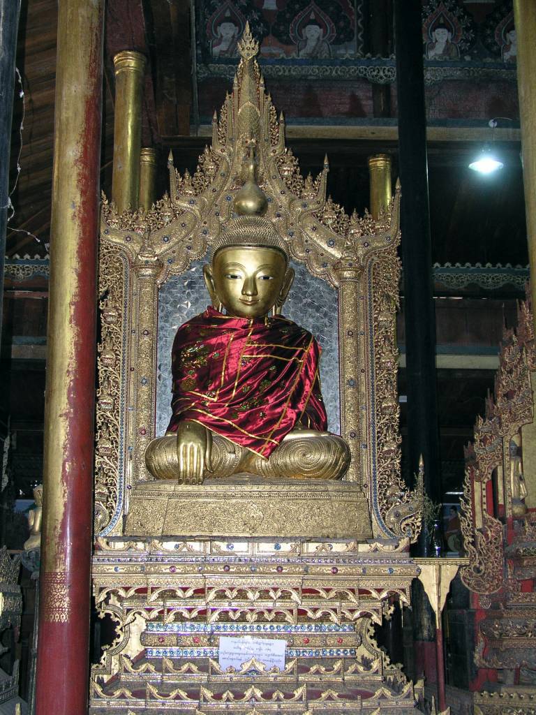 Inle See, Nga Phe Kyaung Kloster, Buddhastatue