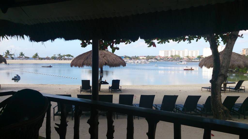 Bluewater Maribago Hotel, Blick von unserer Veranda