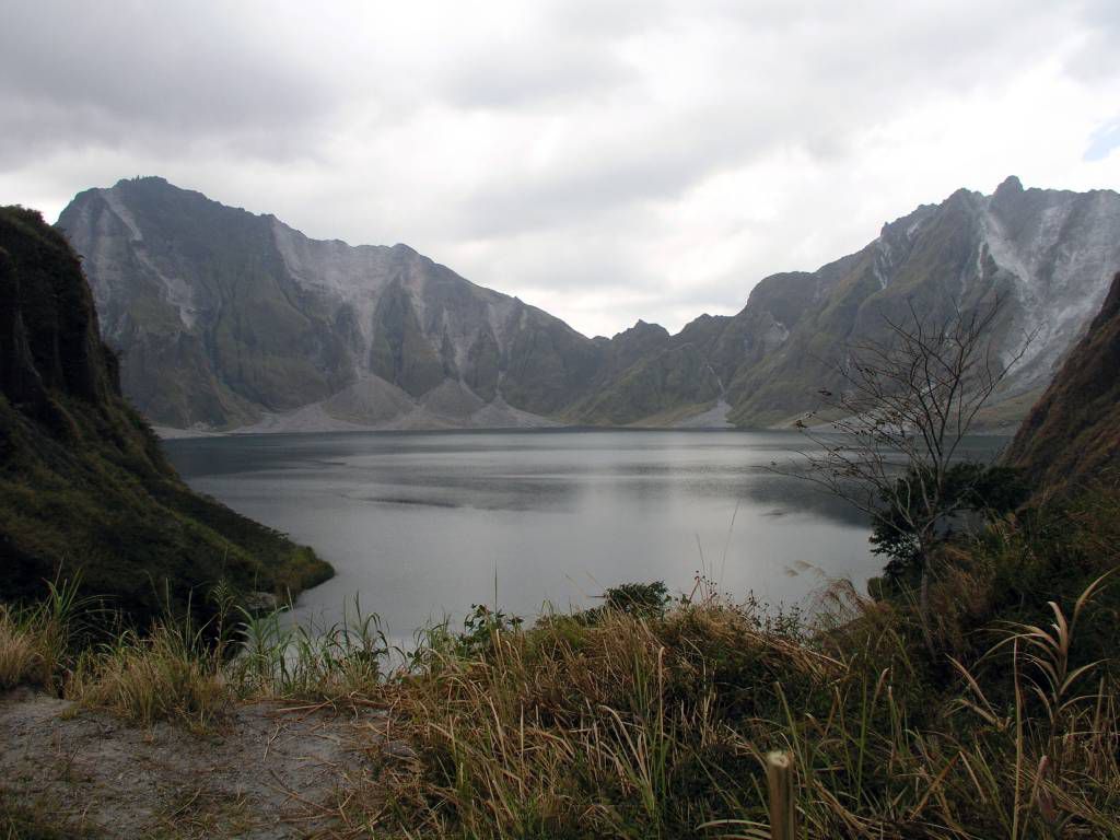 Mount Pinatubo, Kratersee