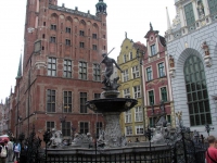 Danzig (Gdańsk), Neptunbrunnen mit Rathaus