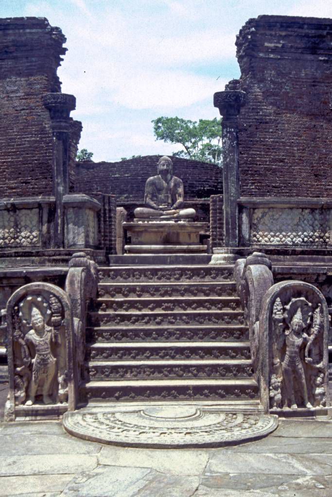 Polonnaruwa, Eingang zum Tempel