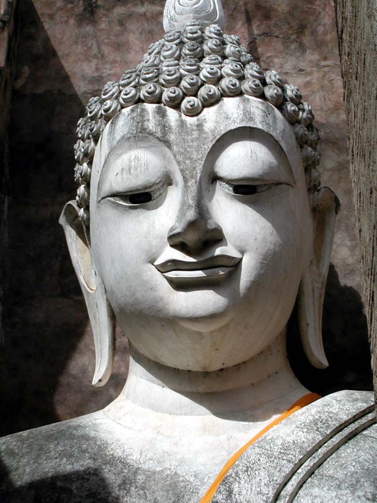 Gesicht des sitzenden Buddha im Wat Sri Chum in Sukhothai