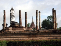 Buddhastatue im Wat Mahathat in Sukhothai