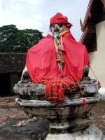 Statue im Wat Phra That Lampang