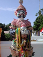 Yaksa am Eingang des Wat Pra Buddhabath in Saraburi