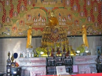 Buddhastatue im Wat Hua Lamphong
