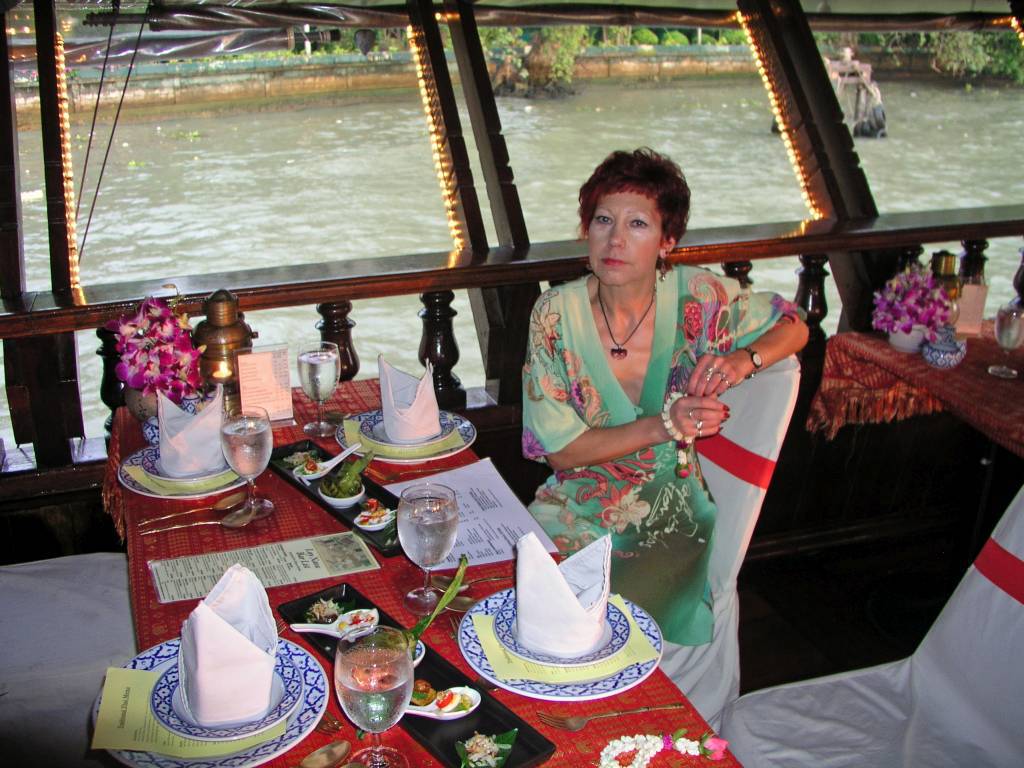 Bangkok, abendliche Bootsfahrt auf dem Chao Phraya