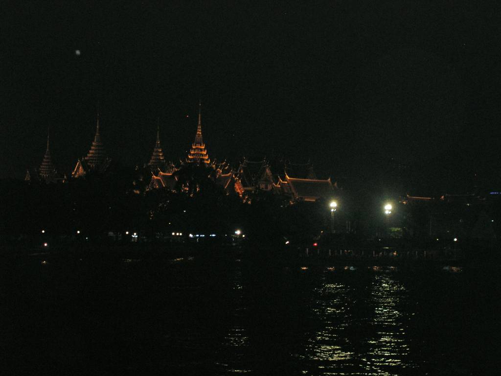 Bangkok, abendliche Bootsfahrt auf dem Chao Phraya