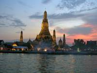 Bangkok, abendliche Bootsfahrt auf dem Chao Phraya