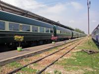 Huai Khaiaw, der Eastern & Oriental Express im Bahnhof von Kanchanaburi