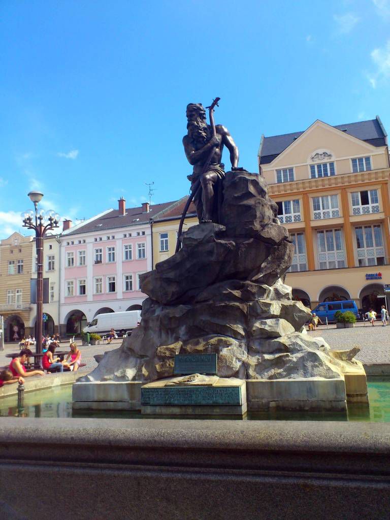 Trautenau, Neptunbrunnen am Marktplatz