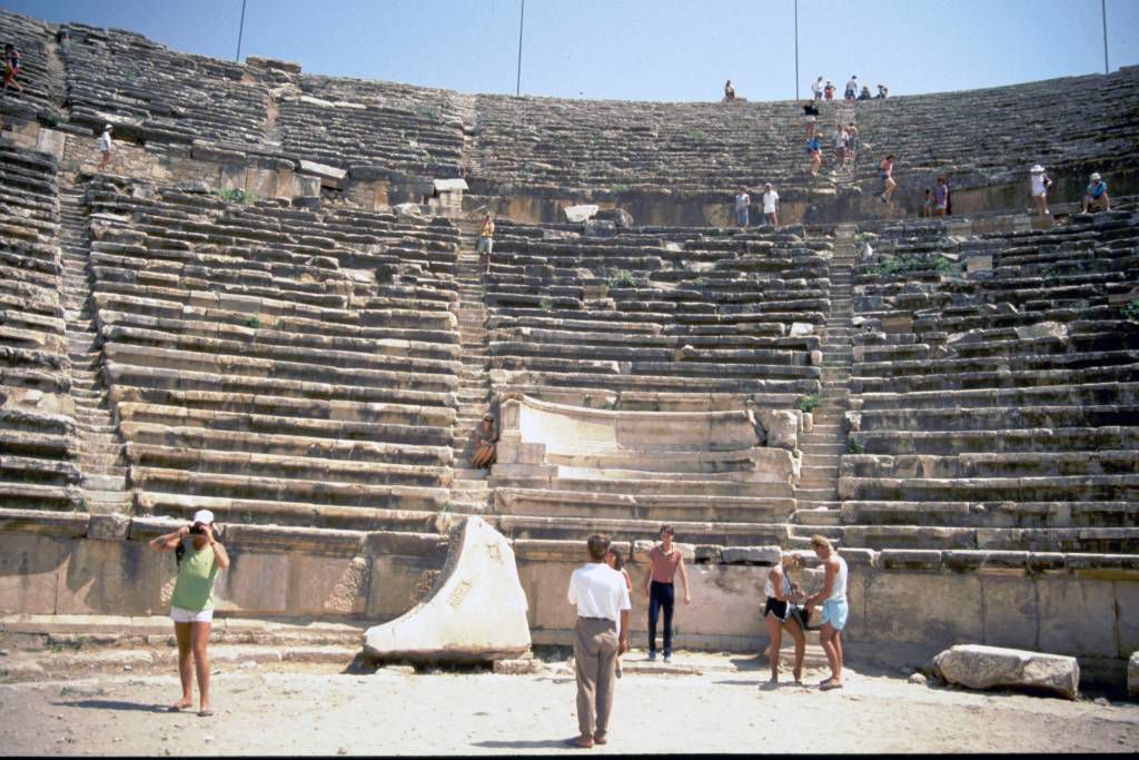 Hierapolis, Römische Ausgrabungen, Theater