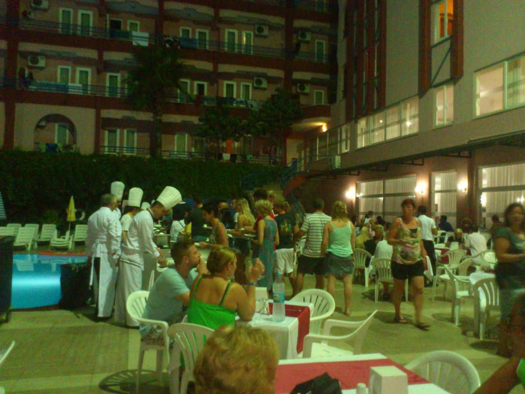 Antalya, Blue Star Hotel, Abendbuffet am Pool