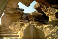 El Haouaria, Grotte