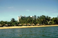 Cumaná, Hotel Los Bordones vom Wasser aus gesehen