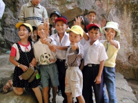 Kinder auf dem Marmorberg nahe Danang / Da Nang