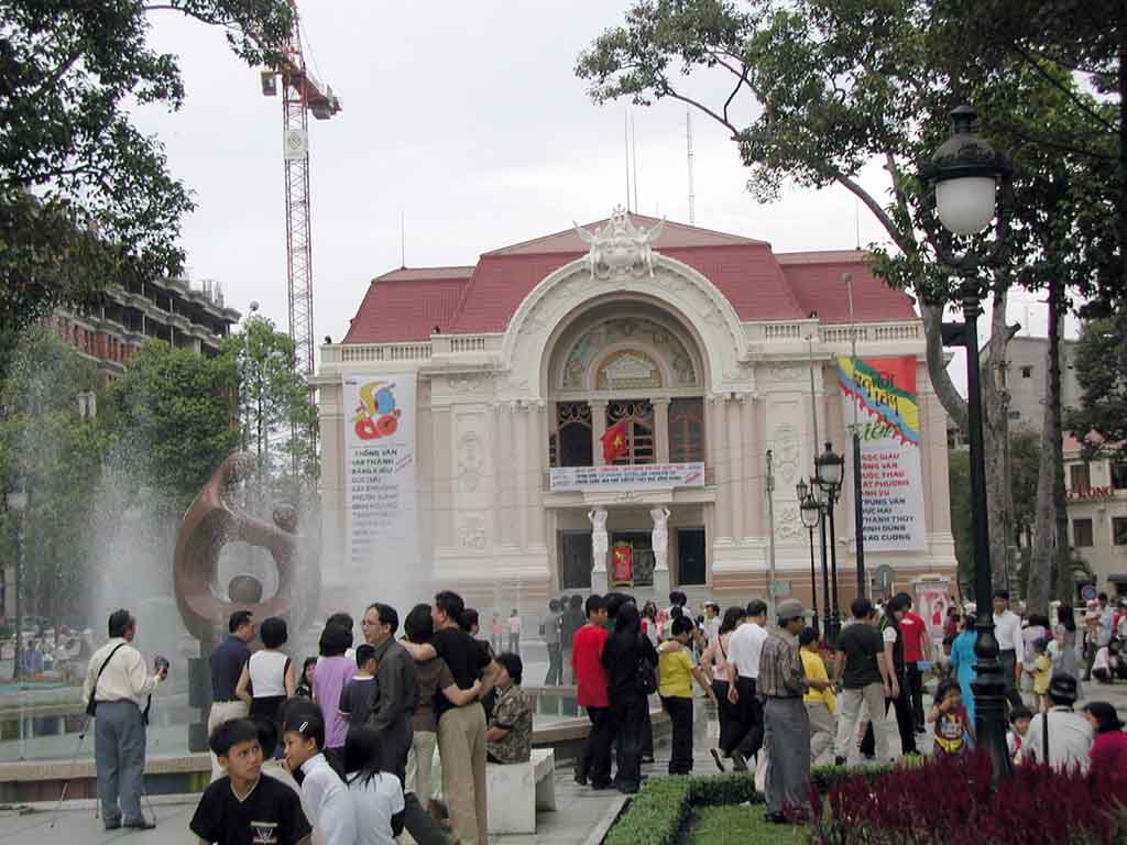 Die Oper von Ho Chi Minh City bei Tag ...