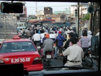 Typische Verkehrsszene in Saigon / Sai Gon / HCMC