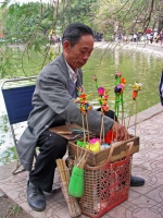 Hanoi, Spielwarenverkäufer am Hoan Kiem See