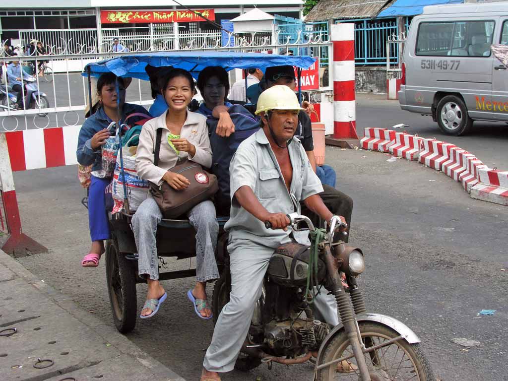 Vinh Long, Abholung von der Mekong Fähre