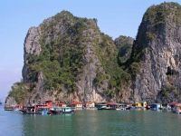 Halong Bucht, schwimmendes Dorf