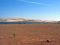 Nördlich Mui Ne, weißer See mit weißen Dünen