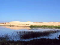 Nördlich Mui Ne, weißer See mit weißen Dünen