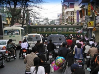 Hanoi, Bahnübergang in der Innenstadt