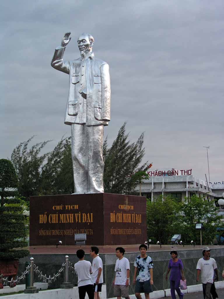 Can Tho, silberne Ho Chi Minh Statue