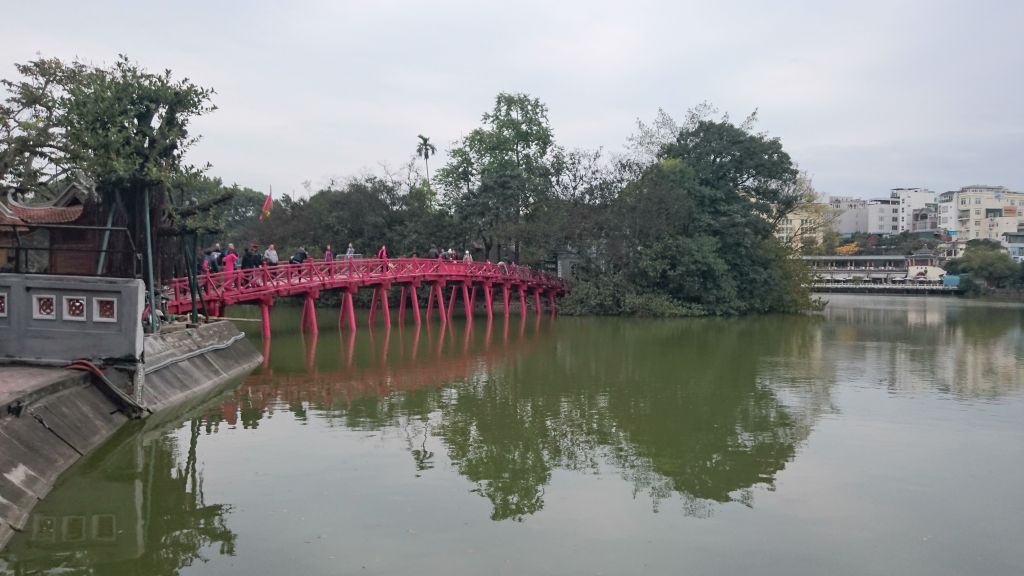 Ha Noi, Brücke zum Jadetempel im Hoàn Kiếm See
