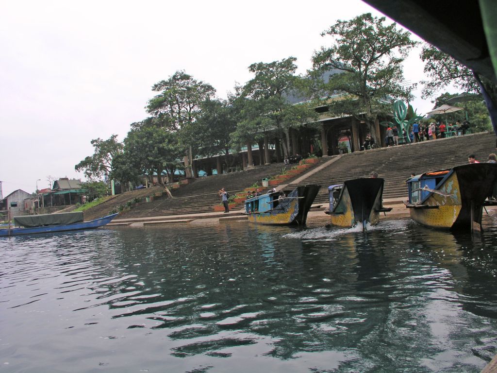 Dong Hoi, Phong Na Nationalpark, Bootsfahrt zur Phong Na Höhle