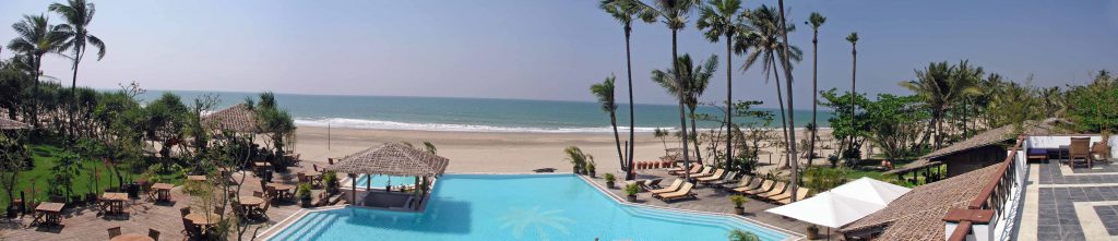 Panoramablick über das Palm Beach Resort Hotel in Ngwe Saung