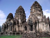 Die 3 Pagoden des Affentempels von Lopburi