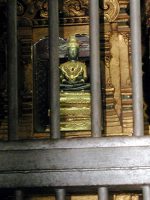 Der gesicherte Smaragdbuddha im Wat Phra That Lampang