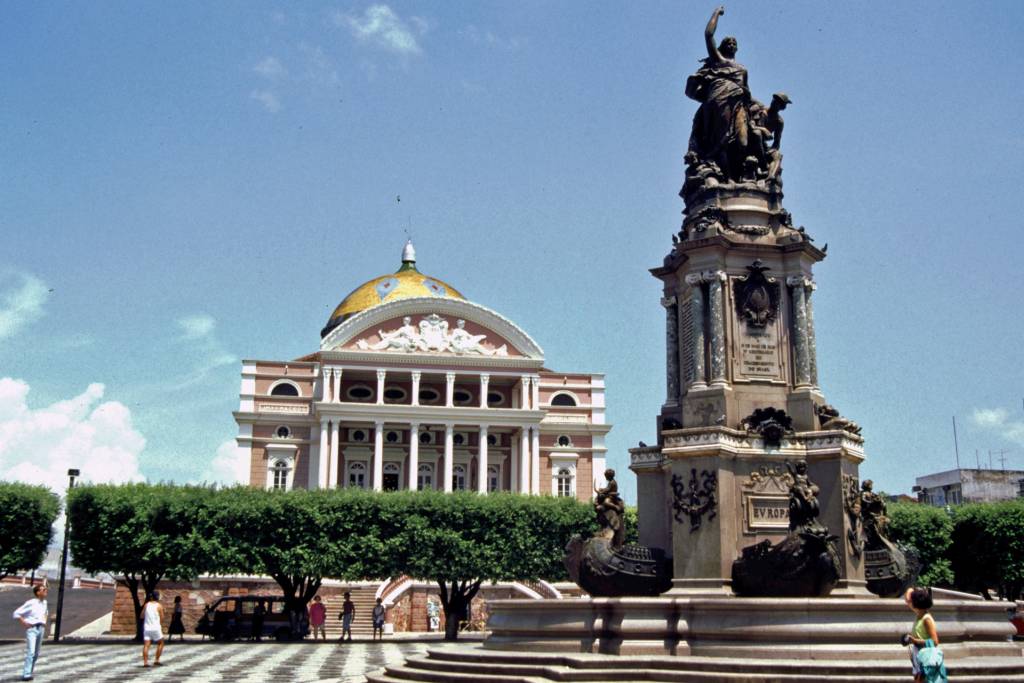 Manaus, Opernhaus mit Vorplatz